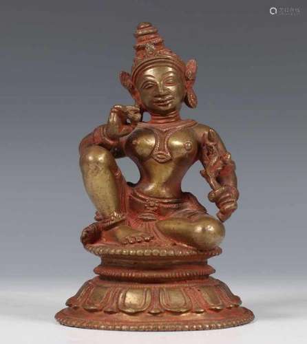 Zuid India, Orissa, bronzen Tara, ca. 1800met rood pigment beofferd, h. 15 cm. [1]600