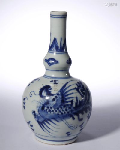 Qing Dynasty,Blue and White Long Neck Vase