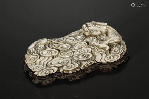 Qing Dynasty, Jade Dragon Pattern Penrest