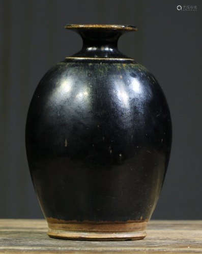 A CIZHOU YAO BLACK GLAZE VASE