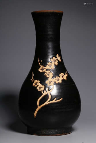 A JIZHOU YAO BLACK GLAZE VASE WITH FLOWER PATTERN