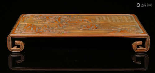 A WOOD CARVED STORY PATTERN INK BED