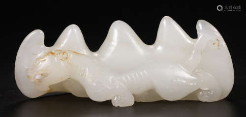 A HETIAN JADE PENHOLDER