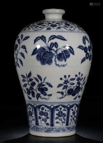 A BLUE&WHITE GLAZE MEIPING VASE PAINTED