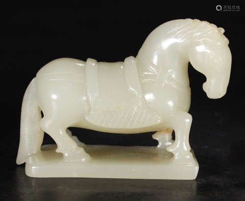 A HETIAN JADE HORSE ORNAMENT