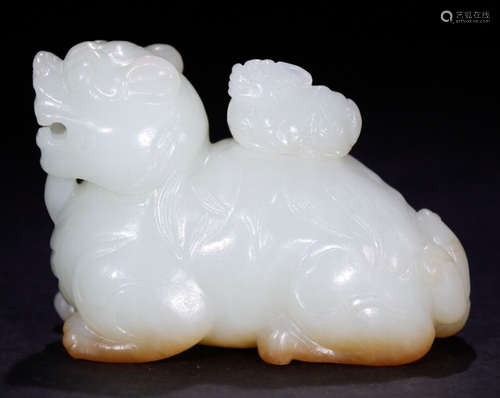 A HETIAN JADE BRUSH WASHER CARVED WITH AUSPICIOUS BEAST