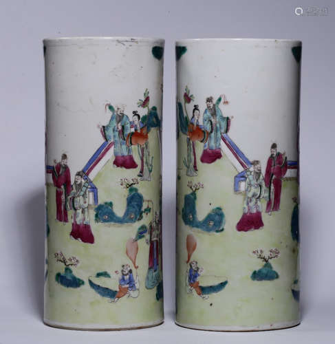 PAIR OF FAMILLE ROSE GLAZE BRUSH POT WITH FIGURE PATTERN