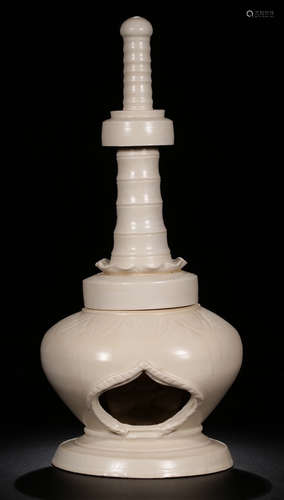 A DINYAO GLAZE PAGODA