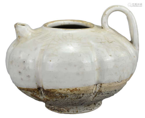 A Chinese Song Dynasty white glazed ewer