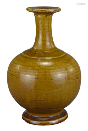 A Chinese Liao Dynasty Amber-Glazed Long Neck bottle Vase