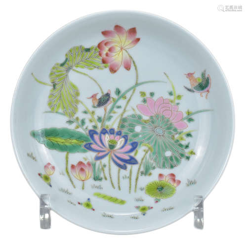 A Chinese 19/20th century Famille rose porcelain dish