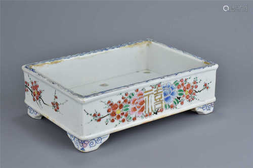 A Chinese Famille Rose Porcelain Planter