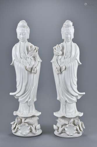 Mirrored Pair of Blanc de Chine Figures of Guanyin, Chinese 20th Century