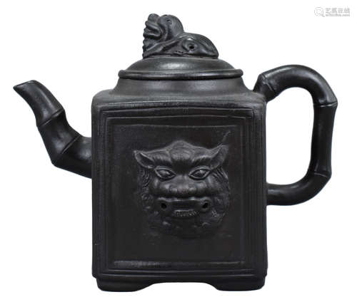 A Chinese Yixing Pottery Teapot with Makers Mark