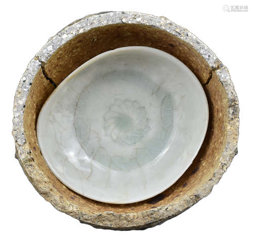 A Fine Chinese Song Dynasty Qingai Porcelain Bowl in Kiln Saggar