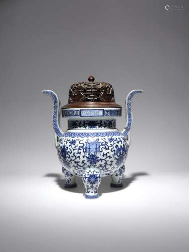 A CHINESE IMPERIAL BLUE AND WHITE 'BAJIXIANG' TRIPOD INCENSE BURNER, DING SIX CHARACTER JIAQING MARK
