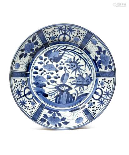 A LARGE JAPANESE ARITA BLUE AND WHITE DISH EDO PERIOD, CIRCA 1700 Decorated in kraak style with