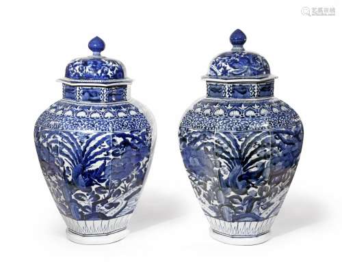 A PAIR OF LARGE JAPANESE ARITA BLUE AND WHITE BALUSTER VASES AND COVERS EDO PERIOD, CIRCA 1700 Of