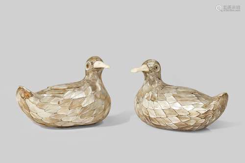 λ A PAIR OF CHINESE MOTHER OF PEARL DUCK-SHAPED BOXES AND COVERS 19TH CENTURY Seated with their legs