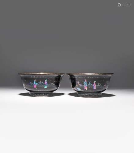 A PAIR OF CHINESE LAQUE BURGAUTE BOWLS 18TH CENTURY The U-shaped bodies rising from short flared