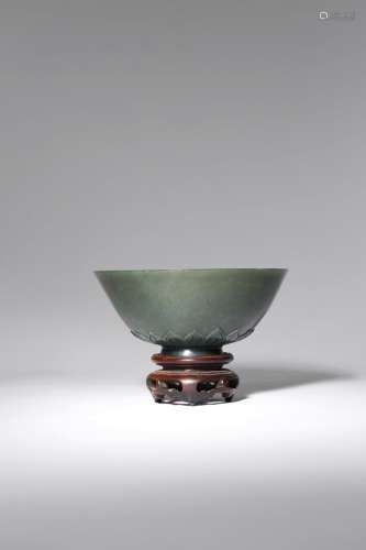 A CHINESE SPINACH-GREEN JADE MUGHAL-STYLE BOWL QING DYNASTY Decorated with a band of upright