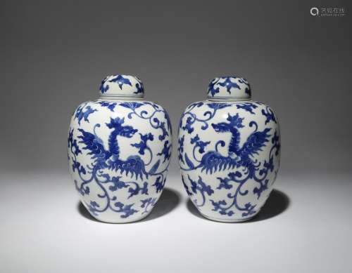 A PAIR OF CHINESE BLUE AND WHITE OVOID VASES AND COVERS 19TH CENTURY Each painted with two