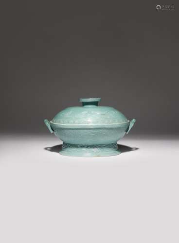 A CHINESE TURQUOISE GLAZED RITUAL VESSEL AND COVER SIX CHARACTER GUANGXU MARK AND OF THE PERIOD