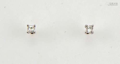 A pair of 18ct gold and diamond solitaire earrings, the princess cut diamonds in white gold claw