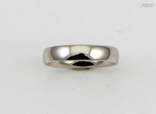 A platinum 950 standard court wedding band ring, size N, 6.89g.