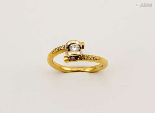 An 18ct gold and diamond ring, in a bespoke contemporary setting, the centre diamond approx 0.