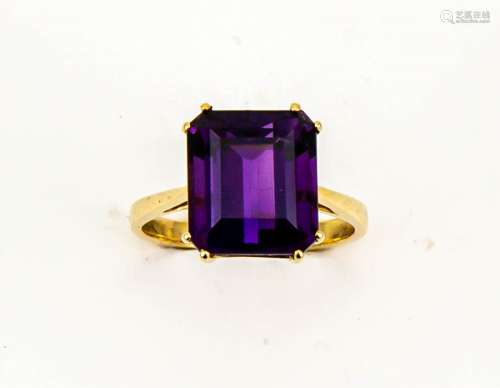 A 9ct gold and amethyst solitaire cocktail ring, the emerald cut amethyst, approx 6cts, size O, 4.