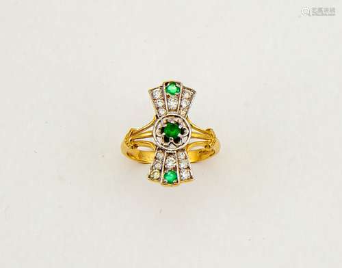 An 18ct gold, diamond and emerald ring in the Art Deco style, size O, 4.7g.