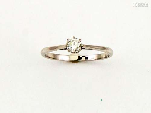 A platinum solitaire diamond ring, the brilliant cut diamond approx 0.20ct , size O, 2.4g.