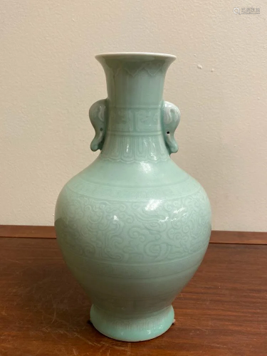 Chinese Celadon Porcelain vase with Eleph…