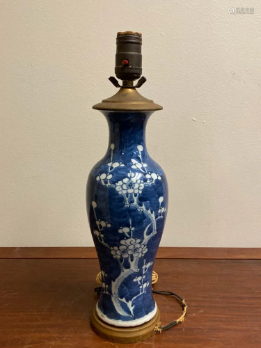 Chinese Blue White Porcelain Vase with Prunus…