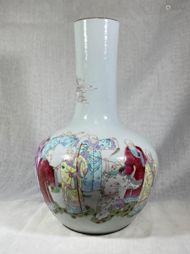 Chinese Famille Rose porcelain Vase with Lohan…