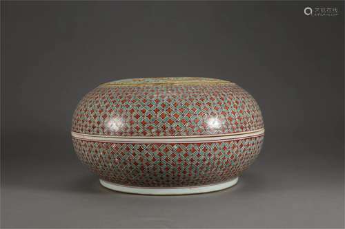 A Chinese San-Cai Glazed Porcelain Box with Cover