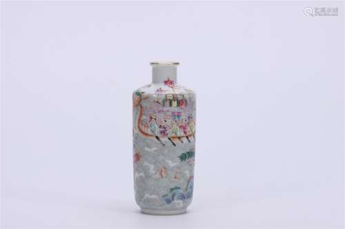 A Chinese Famille-Rose Porcelain Snuff Bottle