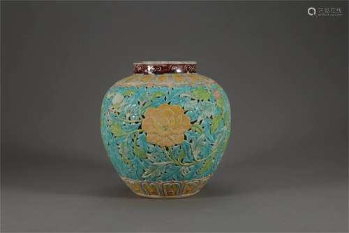 A Chinese San-Cai Glazed Porcelain Jar