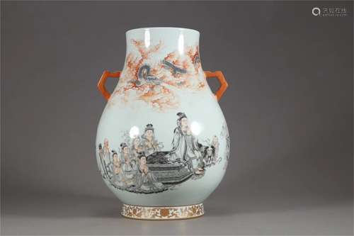 A Chinese Mo-Cai Glazed Porcelain Vase