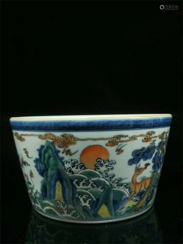 A Chinese Famille-Rose Porcelain Vat