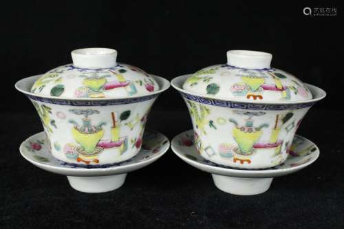 A Pair of Chinese Famille-Rose Porcelain Bowl with Cover