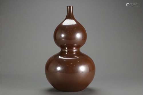 A Chinese Porcelain Double Gourd Vase