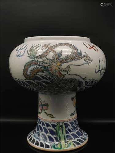 A Chinese Famille-Rose Porcelain Jar