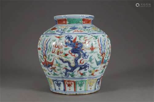 A Chinese Wu-Cai Glazed Blue and White Porcelain Jar