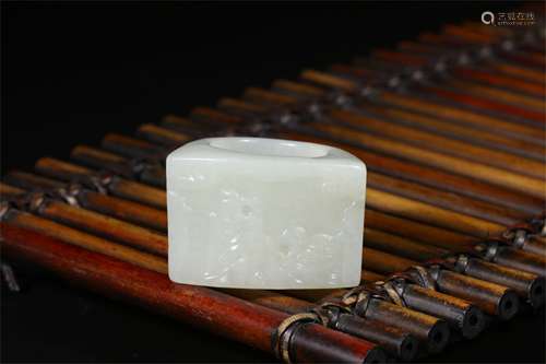 A Chinese Carved Jade Thumb Ring