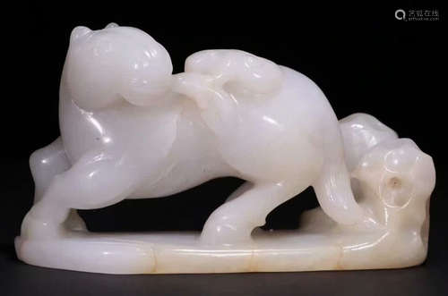 A HETIAN JADE CARVED HORSE SHAPED PENDANT