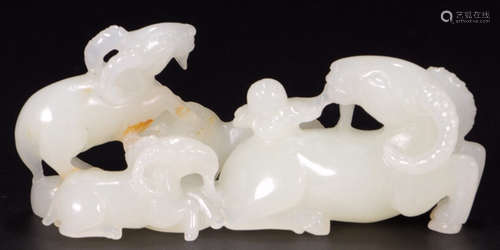 A HETIAN JADE CARVED GOAT SHAPED PENDANT