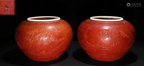 PAIR OF GOURD GO JAR WITH FIGURE PATTERN