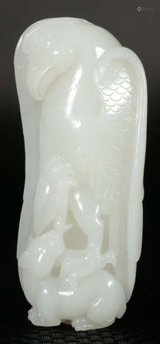 A XINJIANG HETIAN JADE CARVED EAGLE SHAPE PENDANT